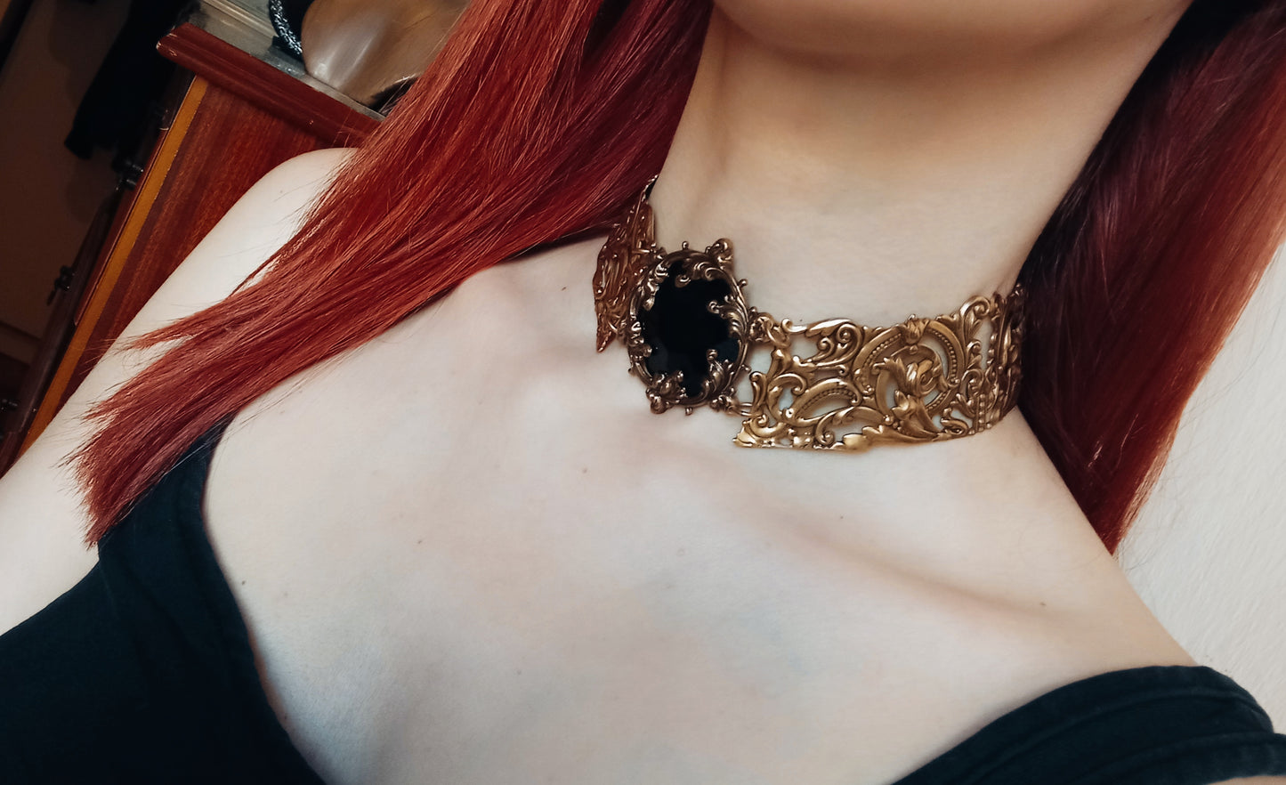 Brass choker with round crystal