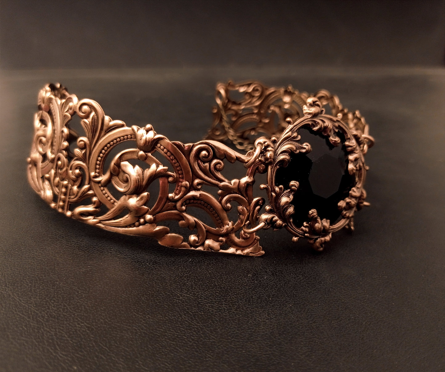 Brass choker with round crystal