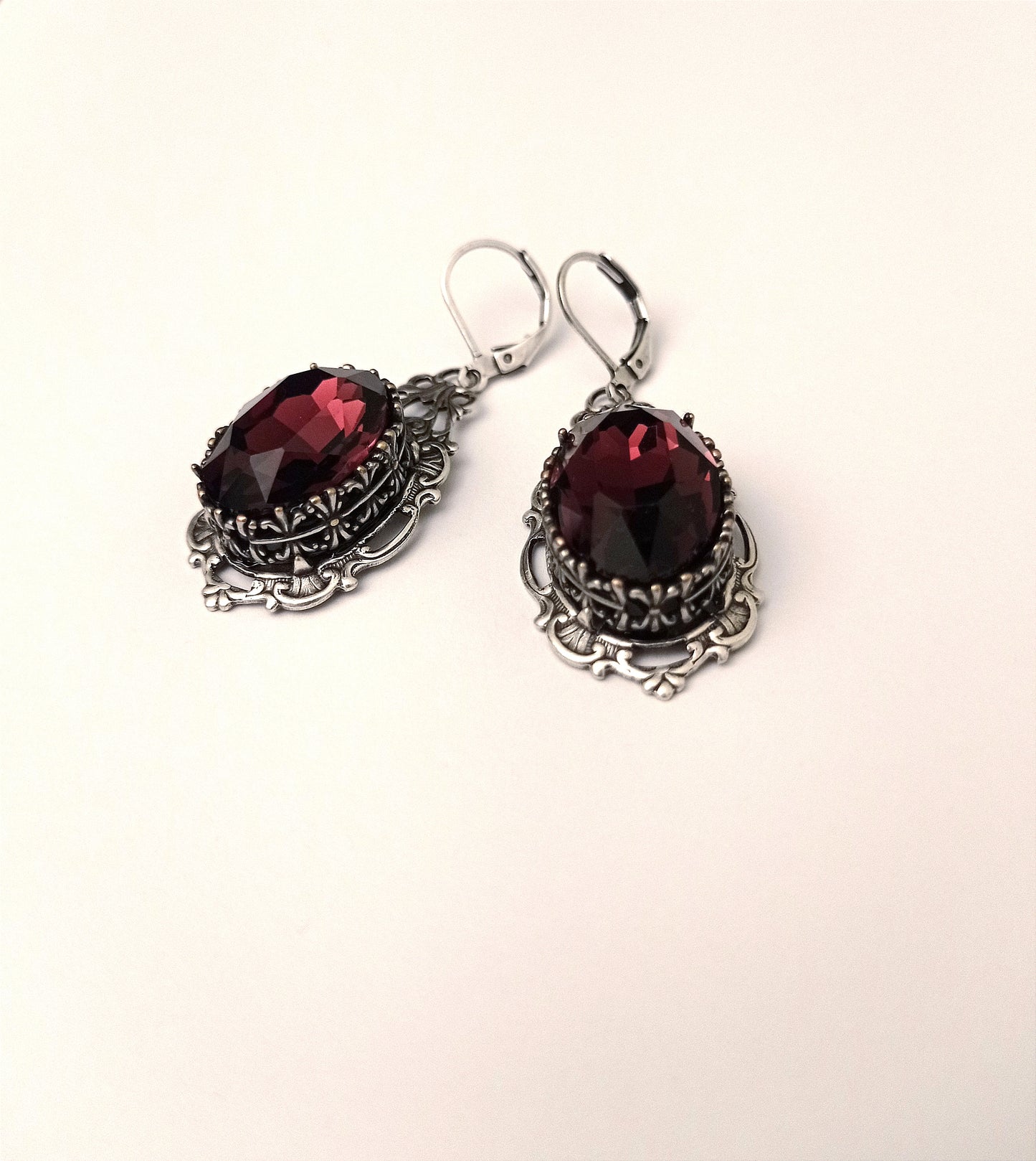 Burgundy Set of Necklace and Earrings