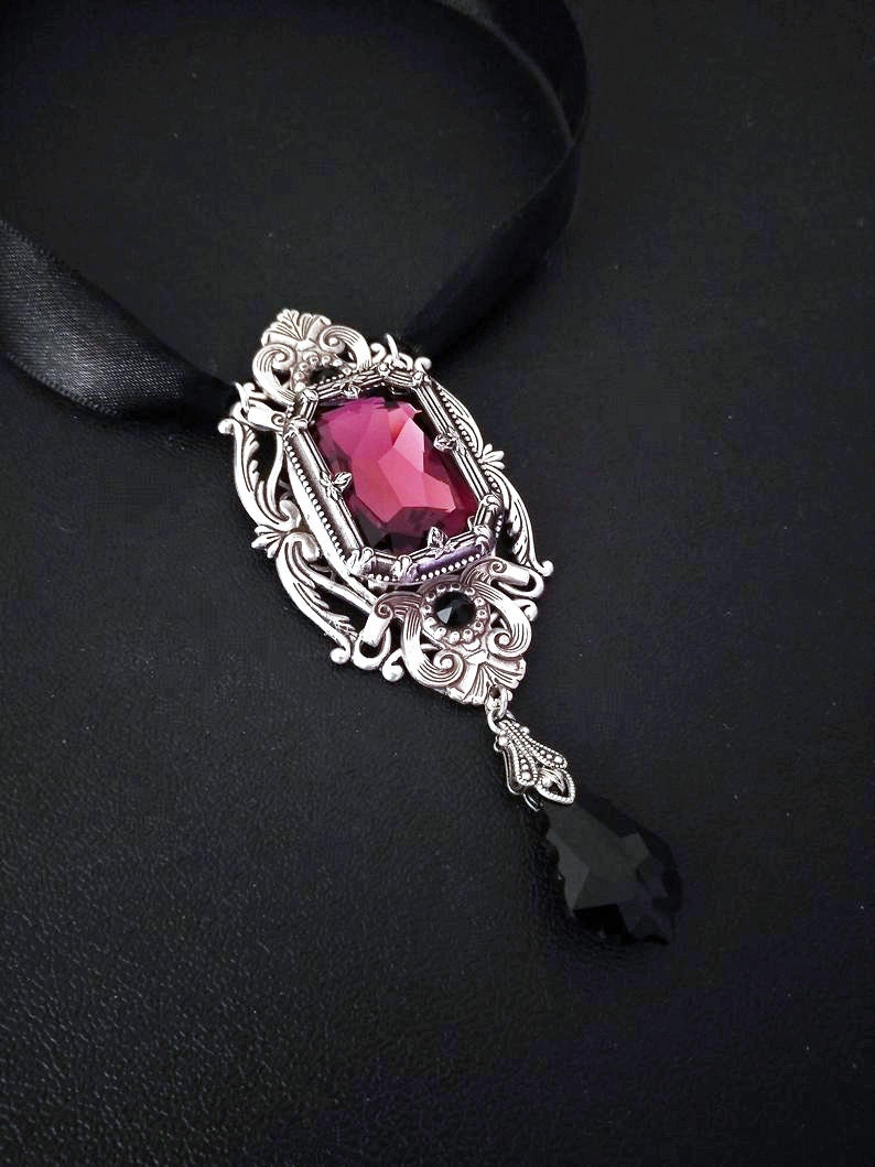 Grand Gothic Pendant