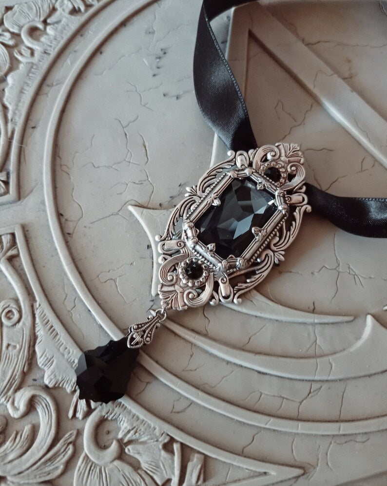 Grand Gothic Pendant