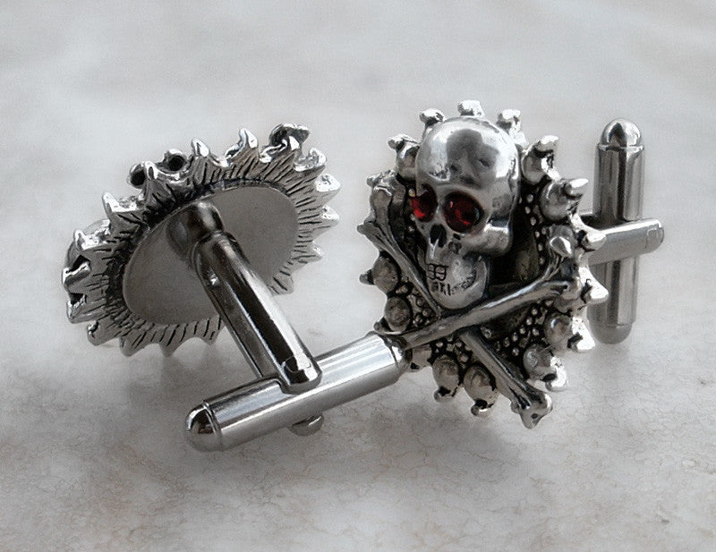 Skull and Bones Cufflinks - Aranwen's Jewelry
 - 3