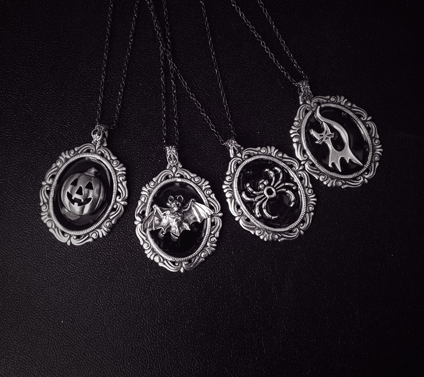 Black Halloween Necklace - Aranwen's Jewelry
- 1