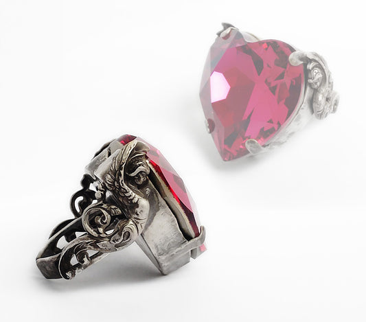 Valkyries Heart Ring - Aranwen's Jewelry
 - 1