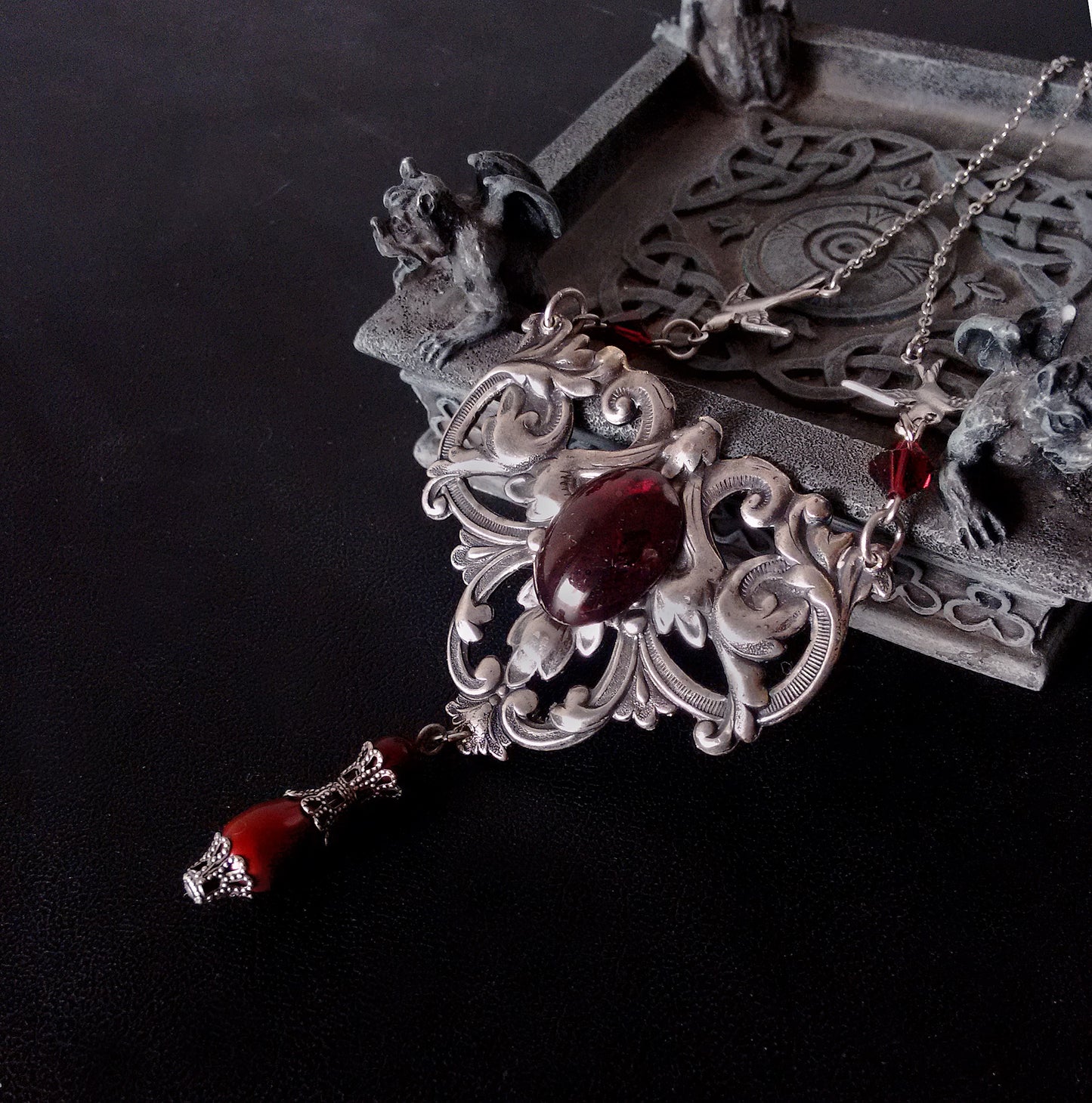 Victorian Necklace with red Garnet