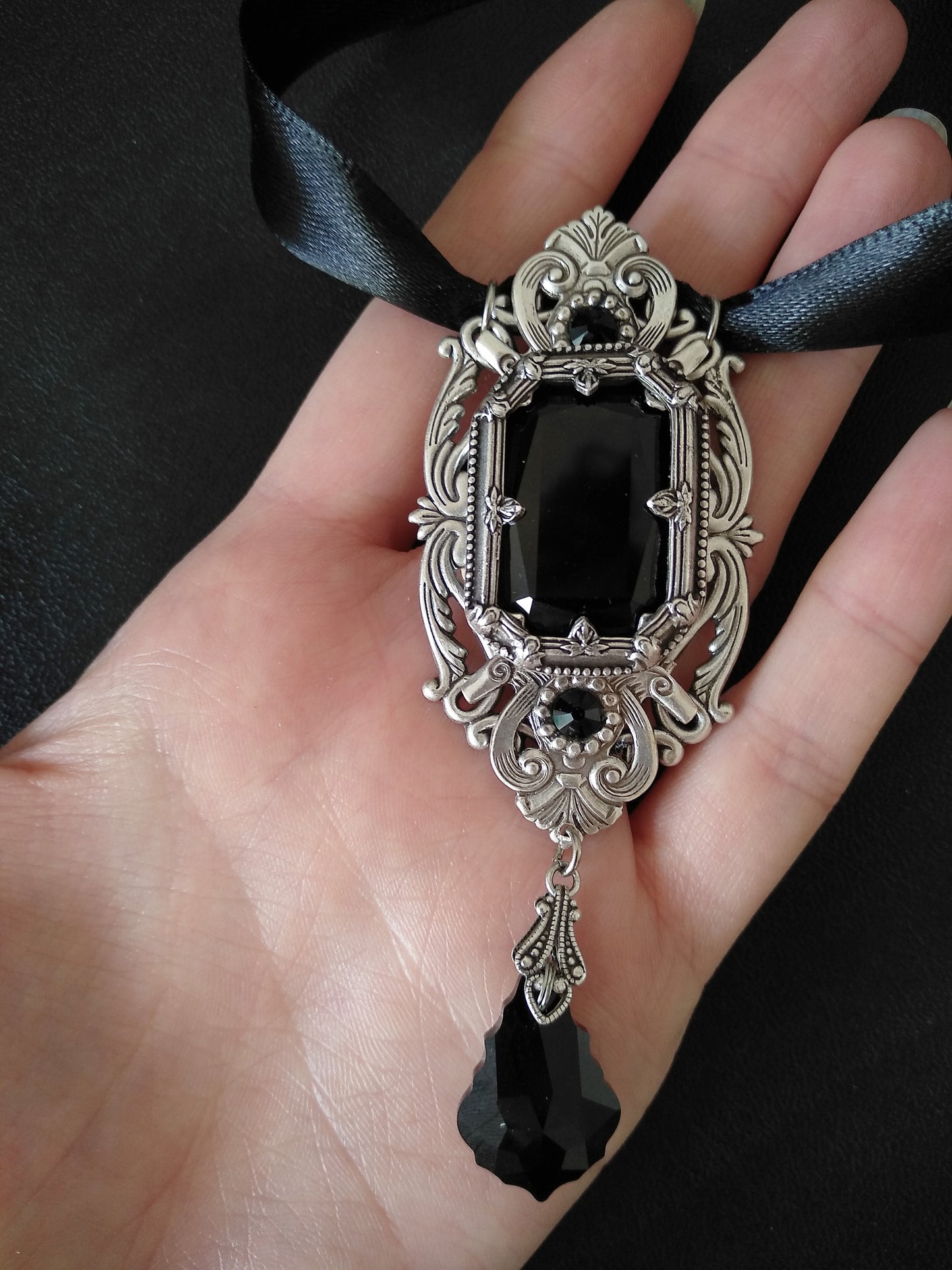 Grand Gothic Pendant