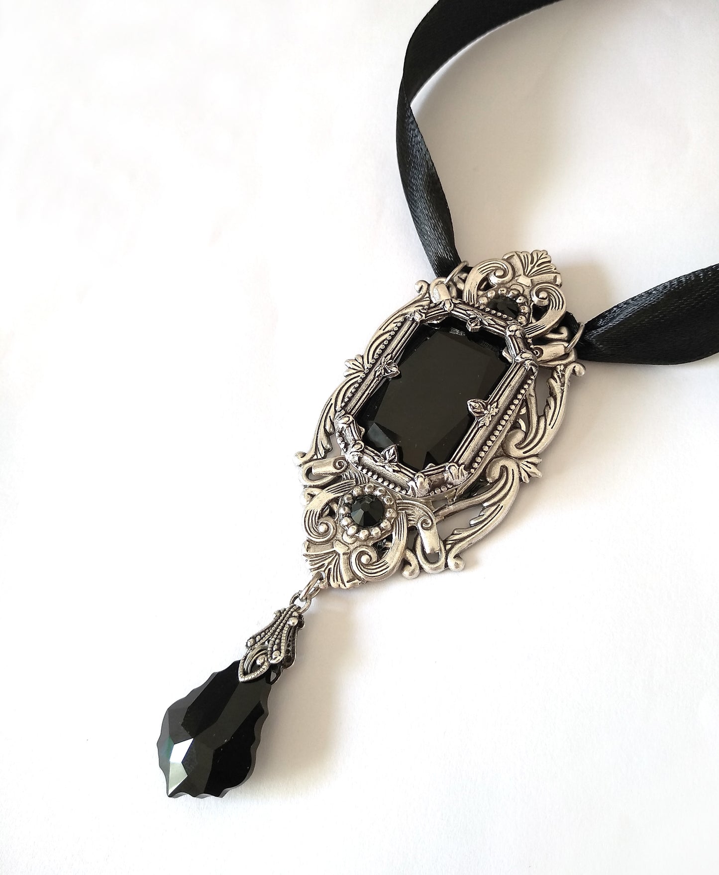 Grand Gothic Pendant