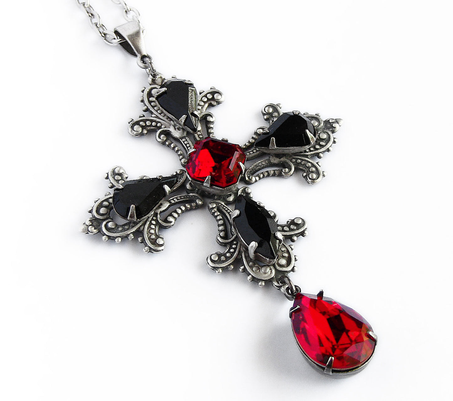 Gothic Cross Pendant with Red and Black Swarovski - Aranwen's Jewelry
- 2