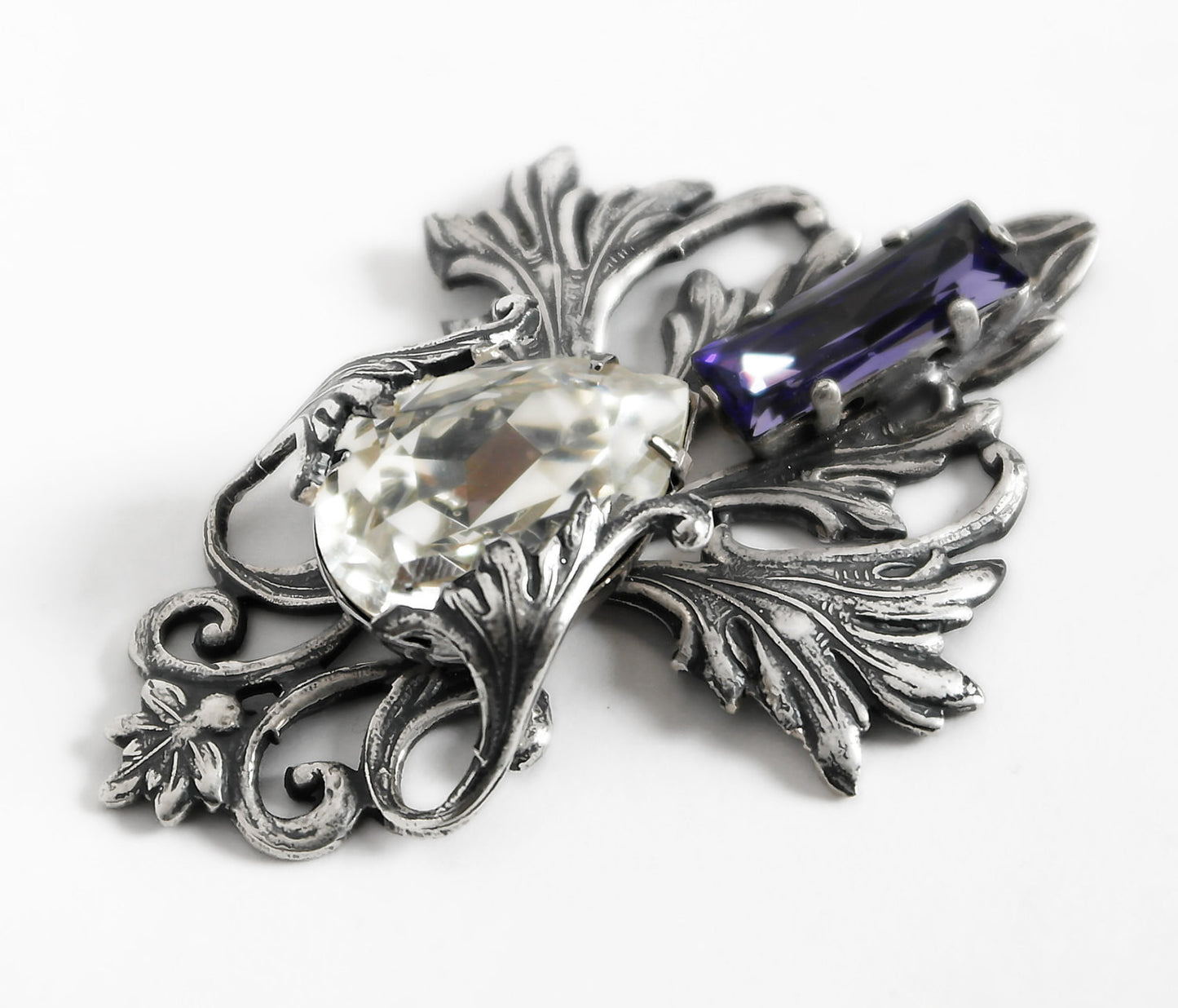 Victorian Silver Necklace with Tanzanite and Clear Crystals - Aranwen's Jewelry
- 2