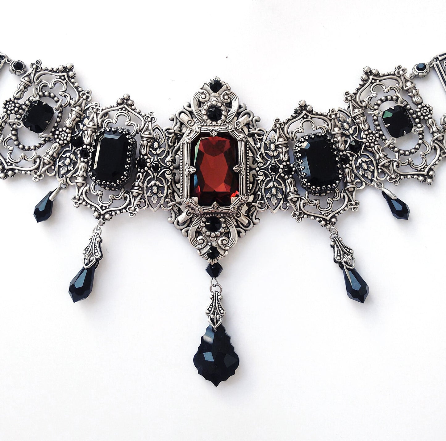 Grand Gothic Choker and Earrings Set