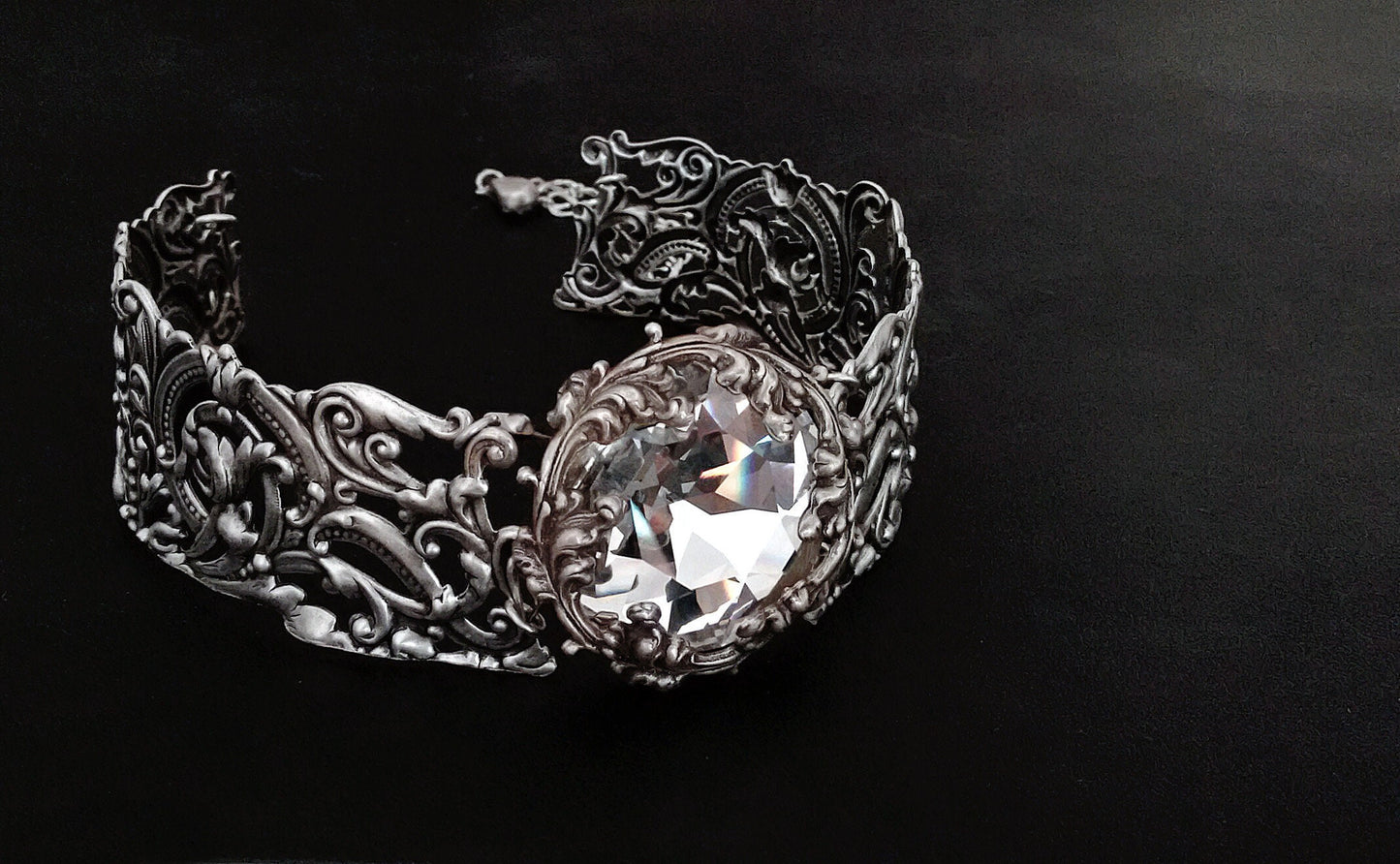 Silver Victorian bridal choker with crystal jewel 