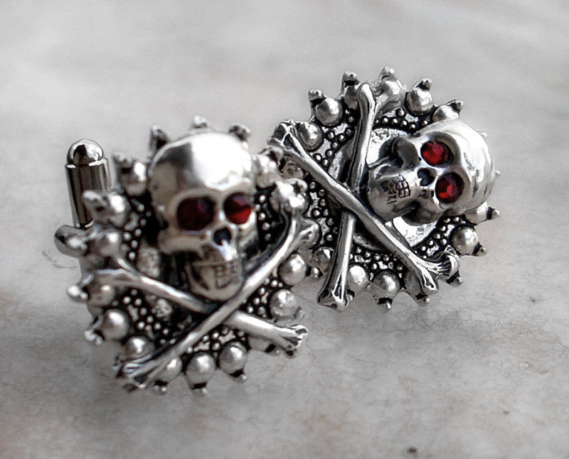 Skull and Bones Cufflinks - Aranwen's Jewelry
 - 2
