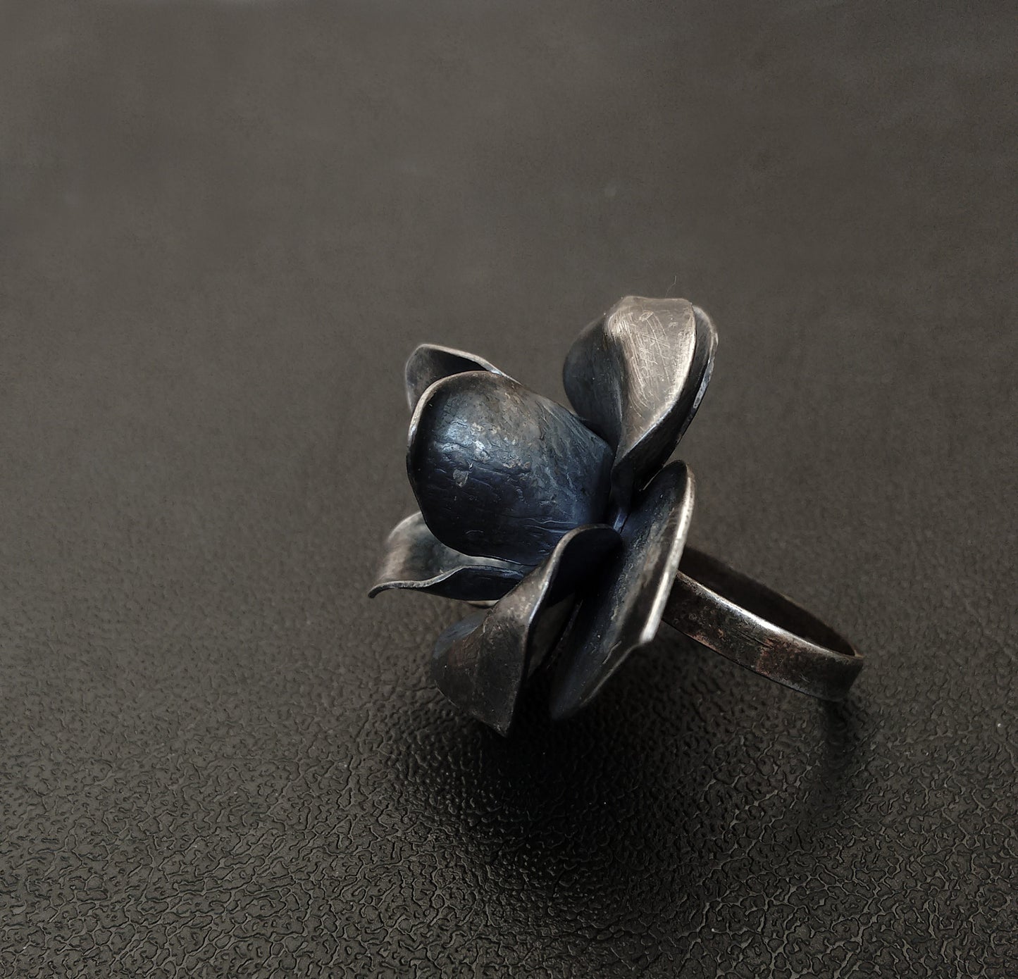 Black Rose Ring - Aranwen's Jewelry
 - 2