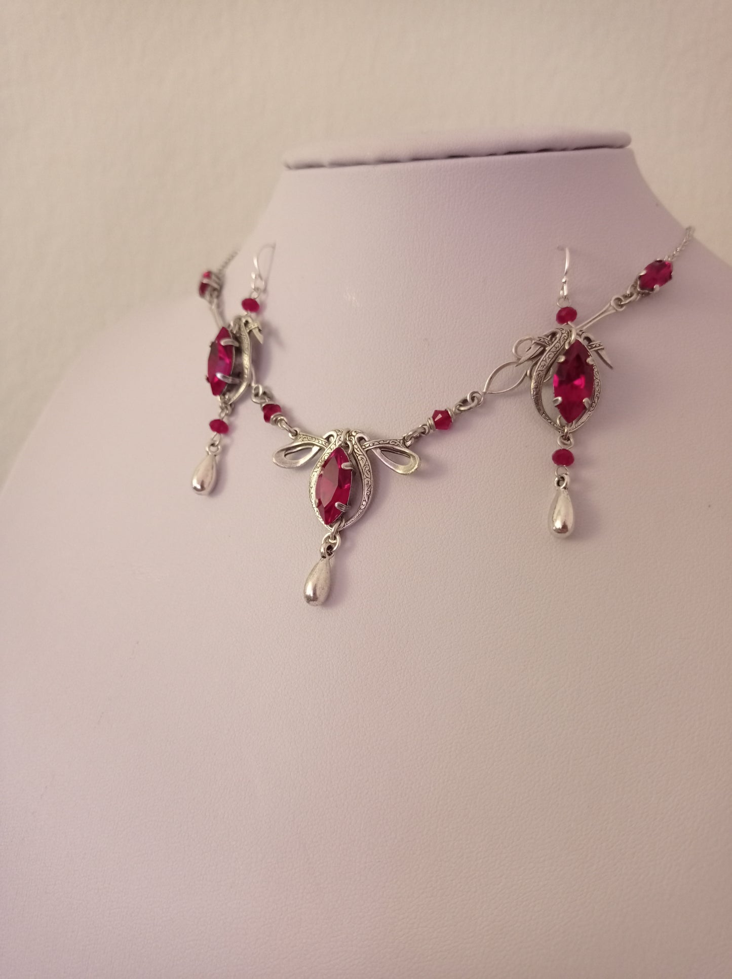 Red Swarovski Victorian Silver Necklace