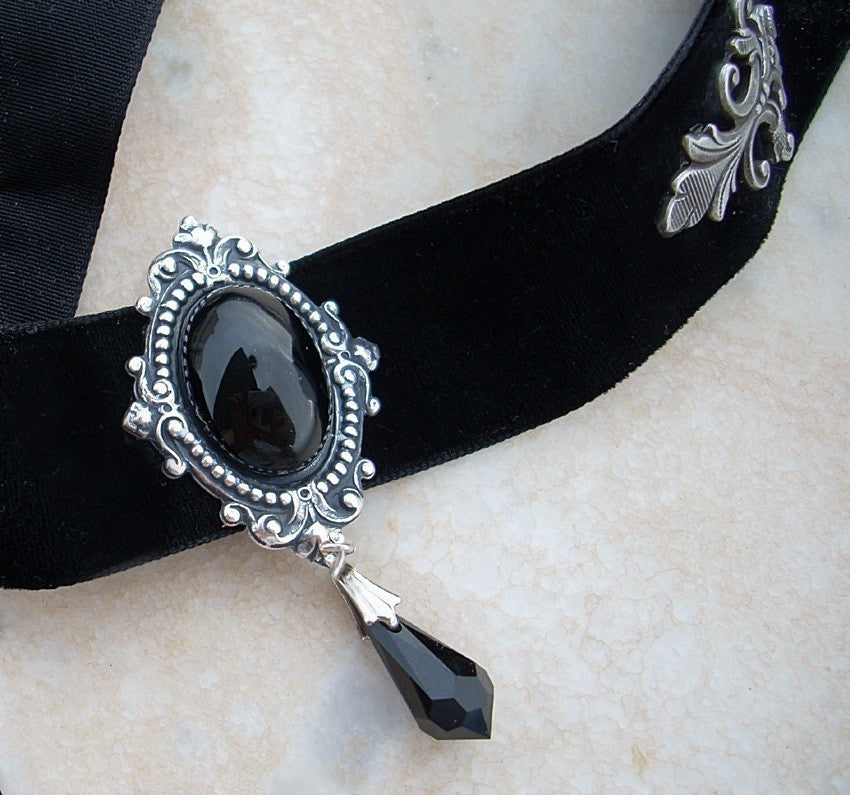 Black Velvet Choker with Onyx and Swarovski Crystal - Aranwen's Jewelry
 - 2