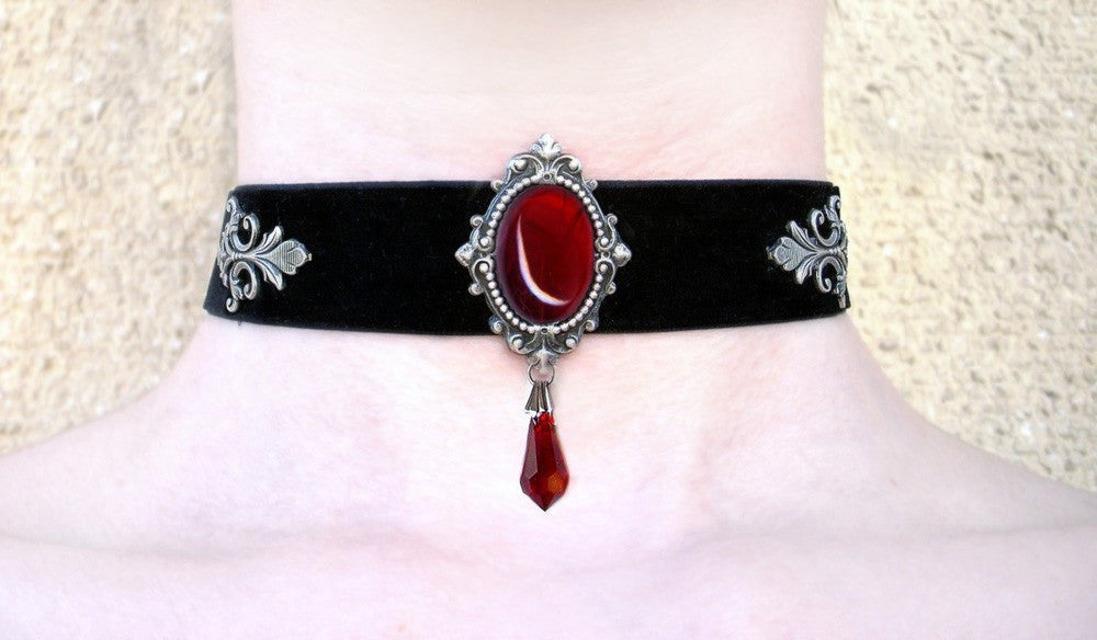 Red 2025 velvet choker