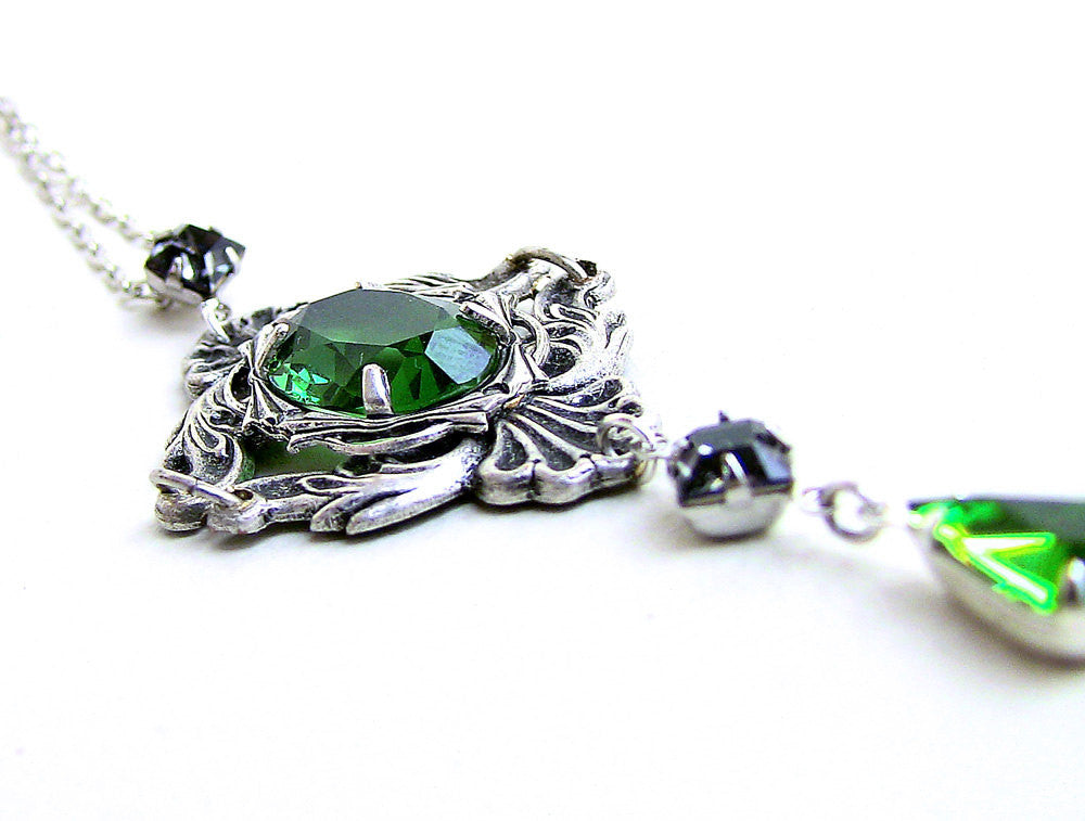 Green Gothic Necklace with Swarovski Crystal Rhinestones - Aranwen's Jewelry
 - 3